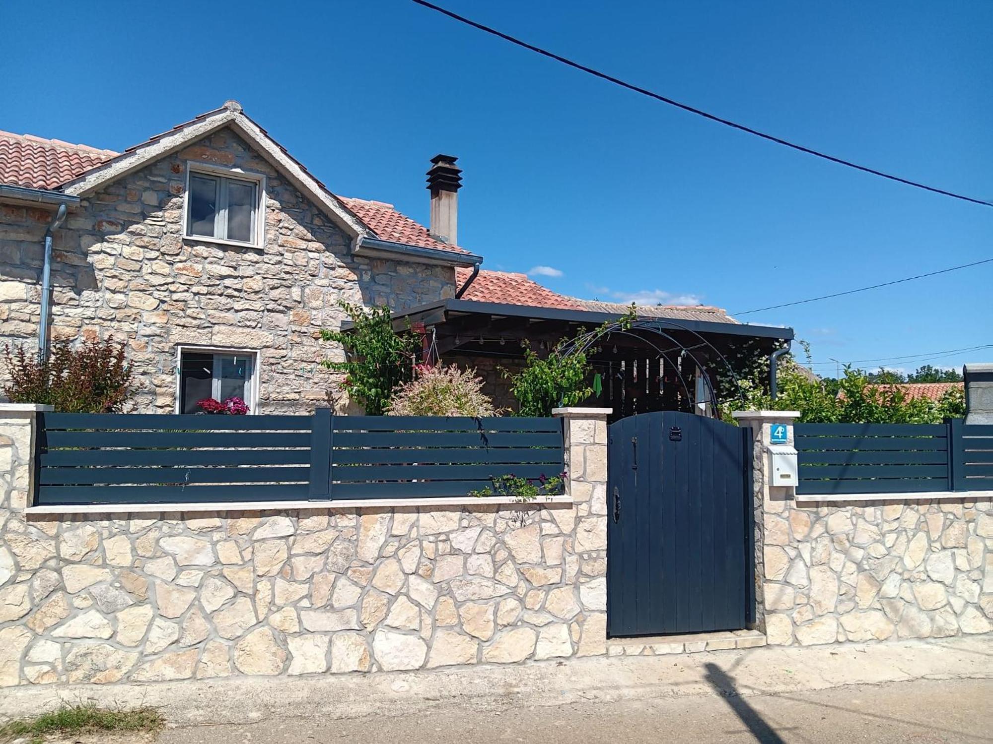 הוילה Slivnica Kuca Za Odmor Delfina מראה חיצוני תמונה